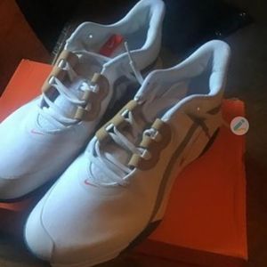 Men's shoes size 10 Nike